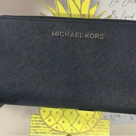 Michael Kors “Jet Set” Black Zip Wallet!! Great Gift!! New - Picture 3 of 8